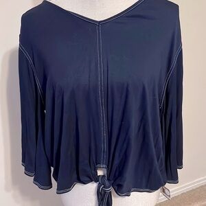 Sydney Gregory v neck, tie bottom , black. Sz L